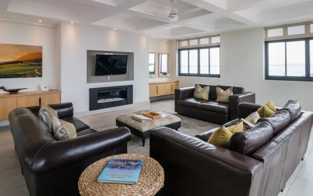 Le Paradis Penthouse Apartment