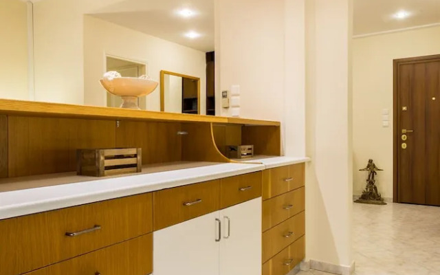 Classy 2 bedroom apartment near Acropolis & Metro