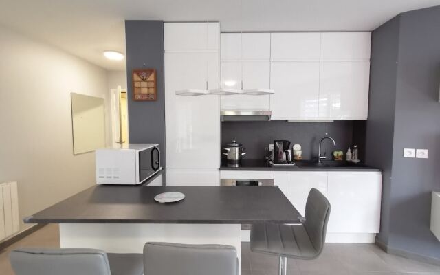 Charming Apartment, Quiet, Hotel Service