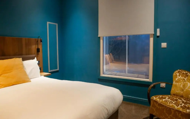 New Globe Hotel