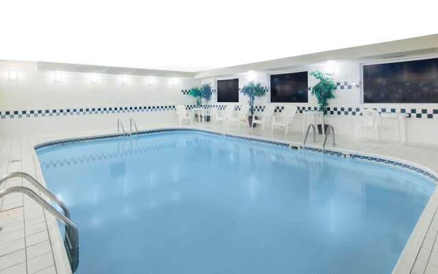 Days Inn & Suites by Wyndham Fargo 19th Ave/Airport Dome