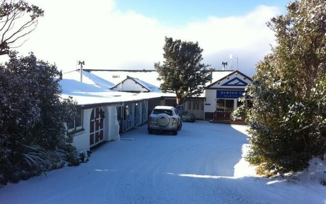 Dawson Falls Mountain Lodge