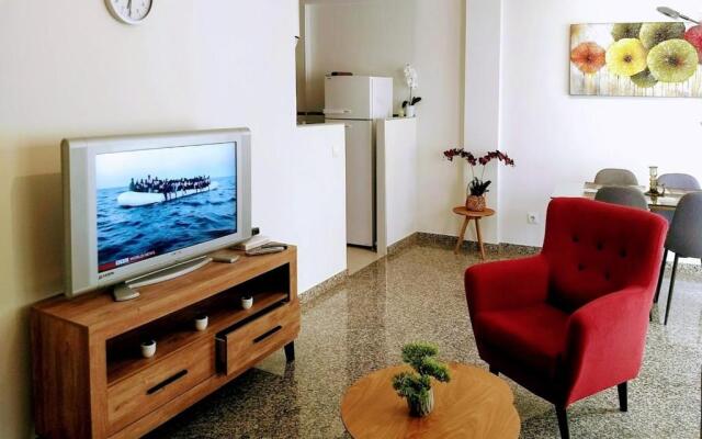 50 Meters to Beach! AC - Wifi -Near City Center