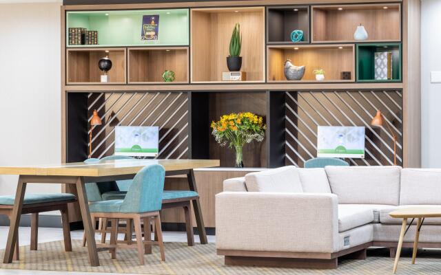 Holiday Inn Long Island-Islip Arpt East by IHG