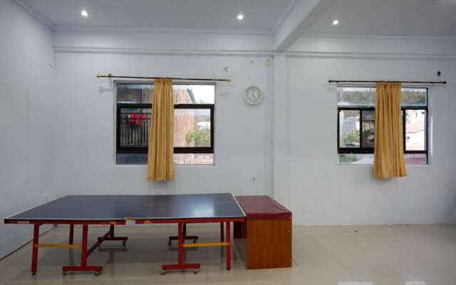 RedDoorz near Kamali Beach Bau Bau