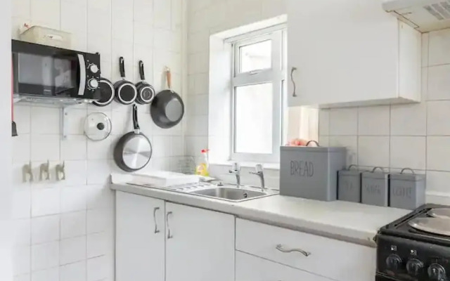 Cheerful Maisonette in the Heart of Orrell Park