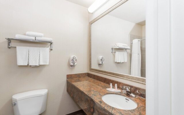 Baymont by Wyndham Savannah/Garden City