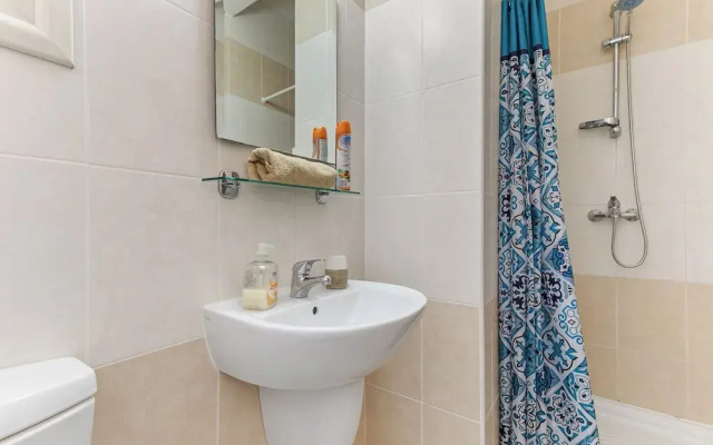 Coral Bay Villa - Sleeps 6 - Pool - Parking