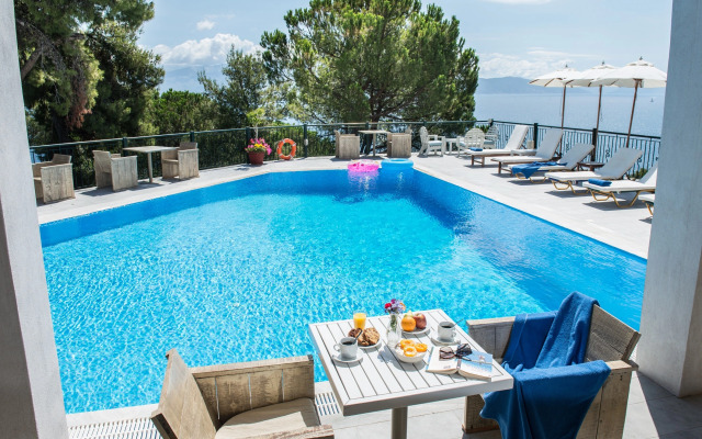 Aliki Hotel