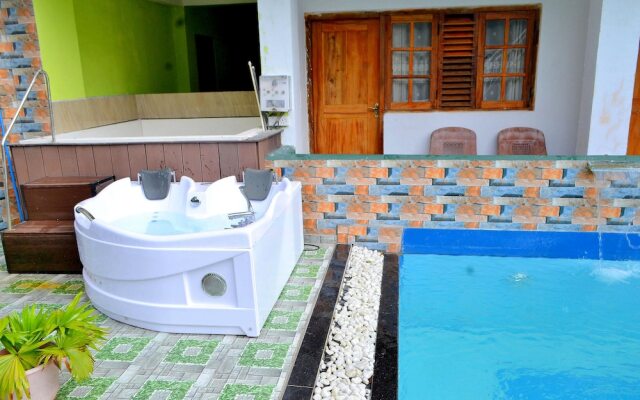 Grand Adams Peak Hotel