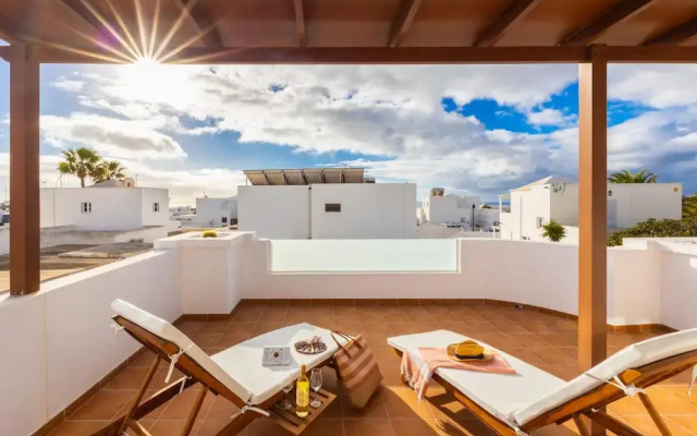 Villa Dulce in Tias With 4 Bedrooms and 2 Bathrooms