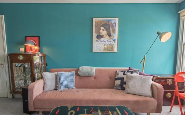 Blackhorse Loft - spacious apartment by the sea