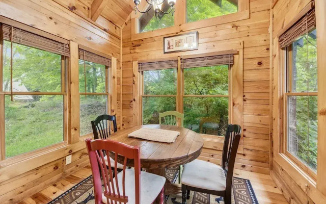 Horsin' Around 3 Bedroom Cabin by Redawning