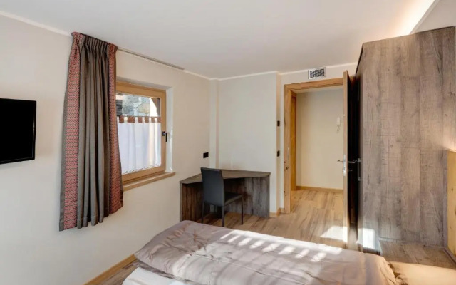 Snow Mountain Planet Suite House