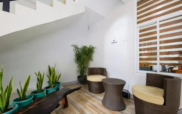 Dona Aurora Condotel by Oyo Rooms