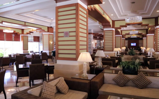 Crystal De Luxe Resort & Spa – All Inclusive