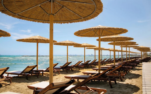 Mercure Larnaca Beach Resort