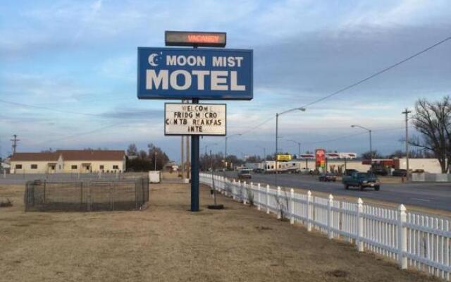 Budget Host Moon Mist Motel