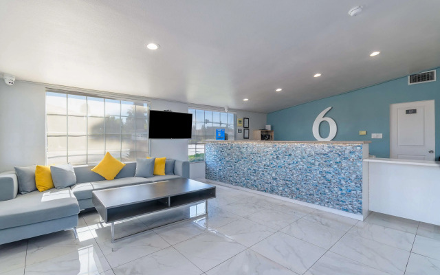 Studio 6 Suites Madera, California - Yosemite