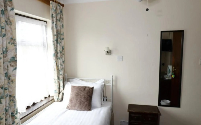 Aylesbray Lodge