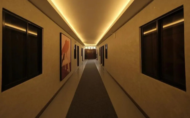 Grey Hotel And Motel