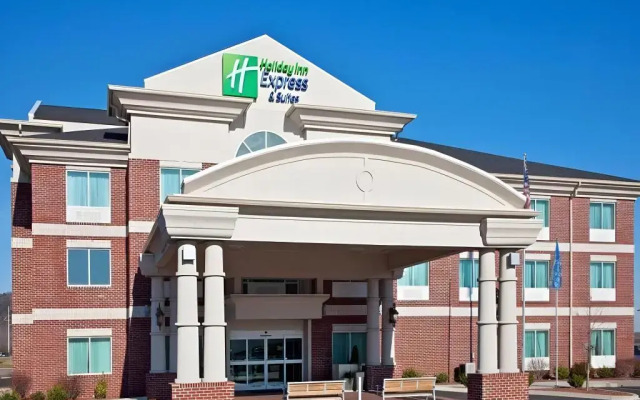 Holiday Inn Express Hotel & Suites Hillview by IHG