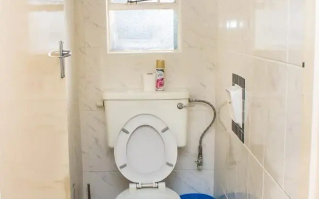 Immaculate 3 Bedroomed Guesthouse in Ilanda - 2041
