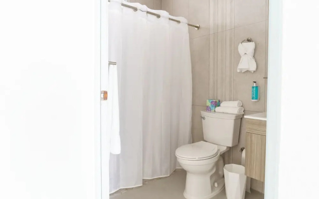 Red Flamboyan Guesthouse