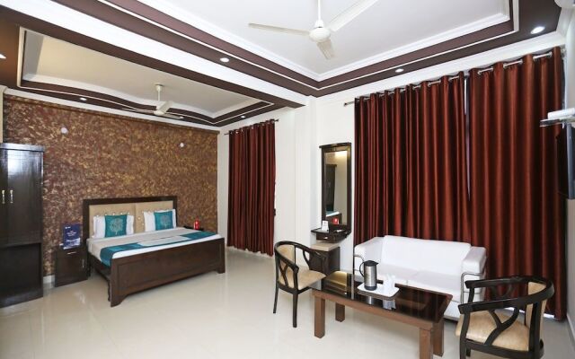 OYO Flagship 6163 Hotel City Palace