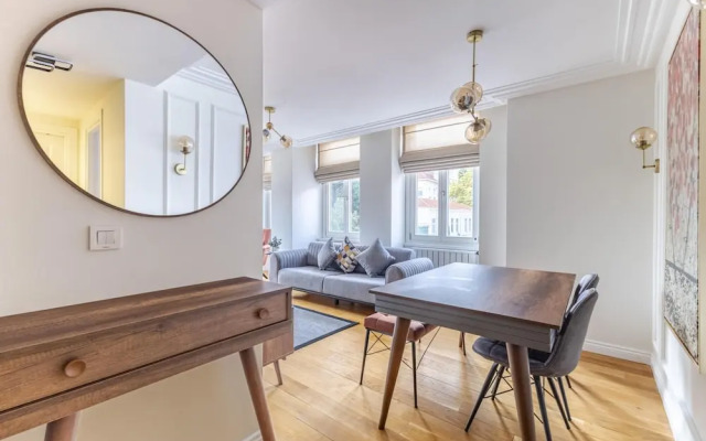 Sleek Flat 6 min to Istiklal Ave in Beyoglu