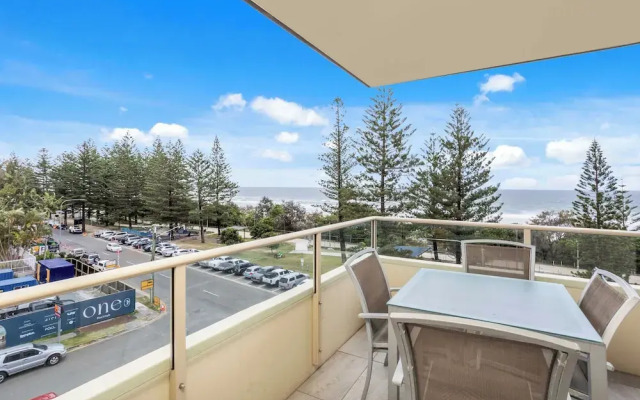Iconic Burleigh Beachfront Apartment