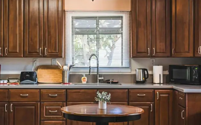 Spacious Retreat w Large Kitchen Outdoor Patio