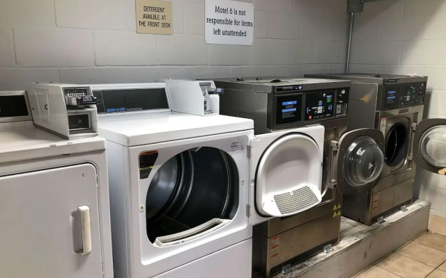 Studio 6 LaPlace, LA