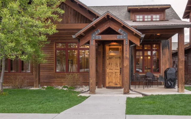 Bozeman - The Legends Chalet