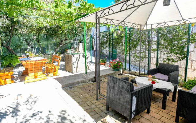 Apartment Kalajžić Žeževica