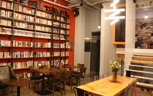 Andong Poong-gyung HOSTEL n LIBRARY