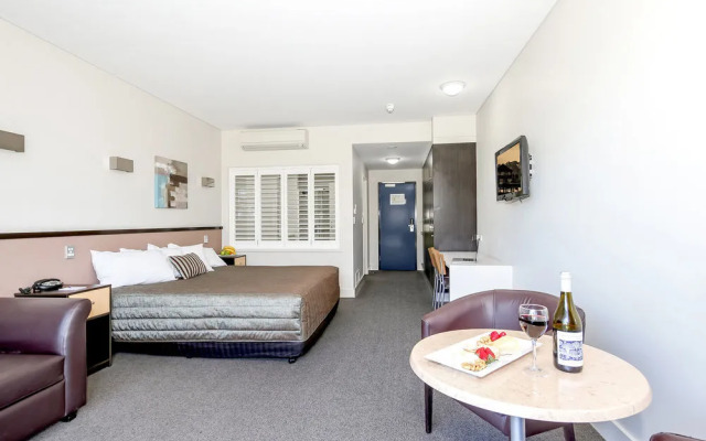 Macquarie Inn At Club Macquarie