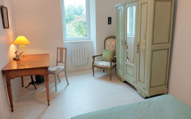 Holiday Home With sea Views, Tregarvan