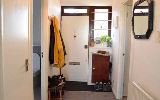 Bright Clapton 2 Bedroom Flat