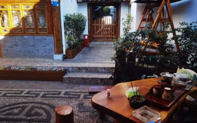Lijiang Mengenju Inn