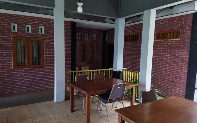 Wimbo Hotel Borobudur