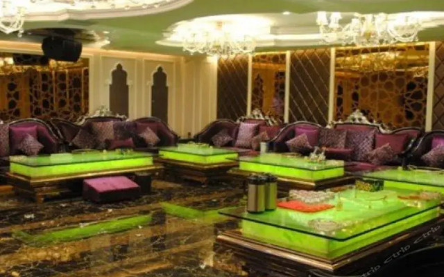 Sunlight Holiday Hotel