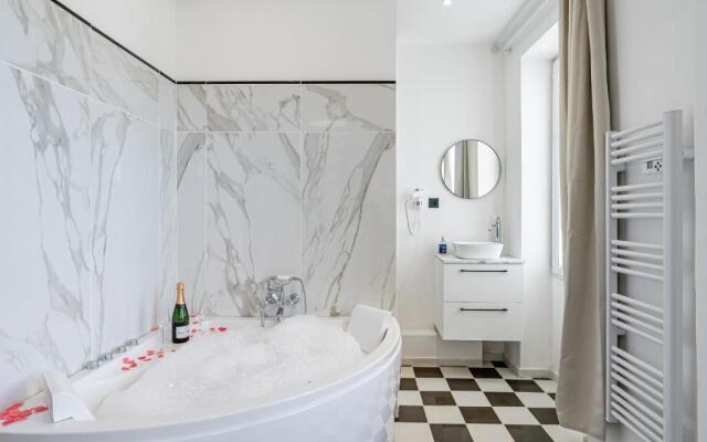 Appart-Jacuzzi à 6 min de la gare St Charles