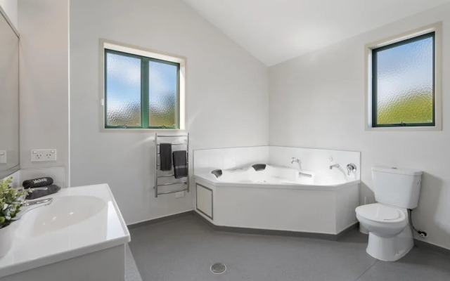 Tasman Holiday Parks - Miranda