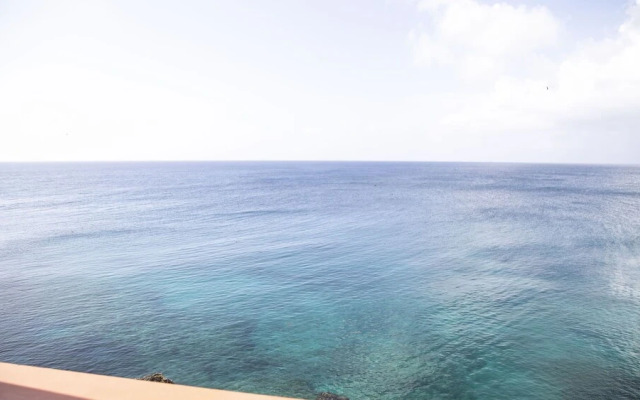 Castle Cove-Ocean Front Villa