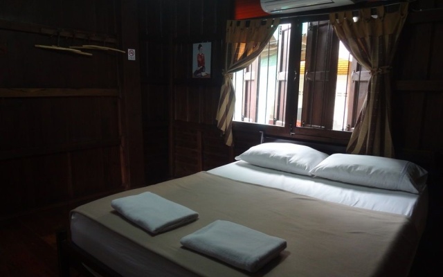 Baan Mai Guesthouse – Guest Rooms – Mae Hong Son