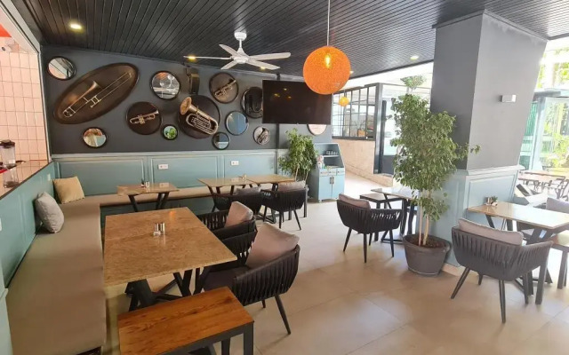 Tonoz Beach Hotel