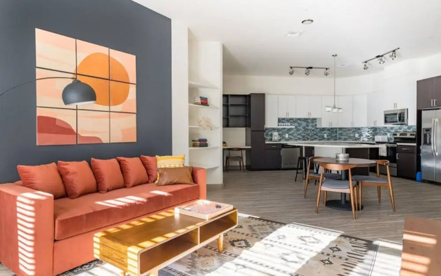 CozySuites at Town Lake