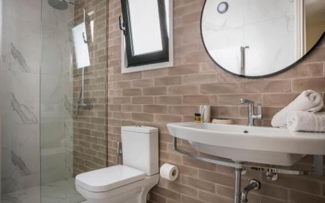 Martini Waterfront Suites