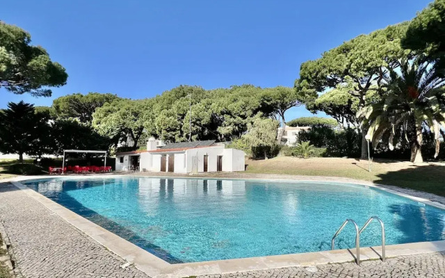 Vilamoura SUN Bright With Pool by Homing